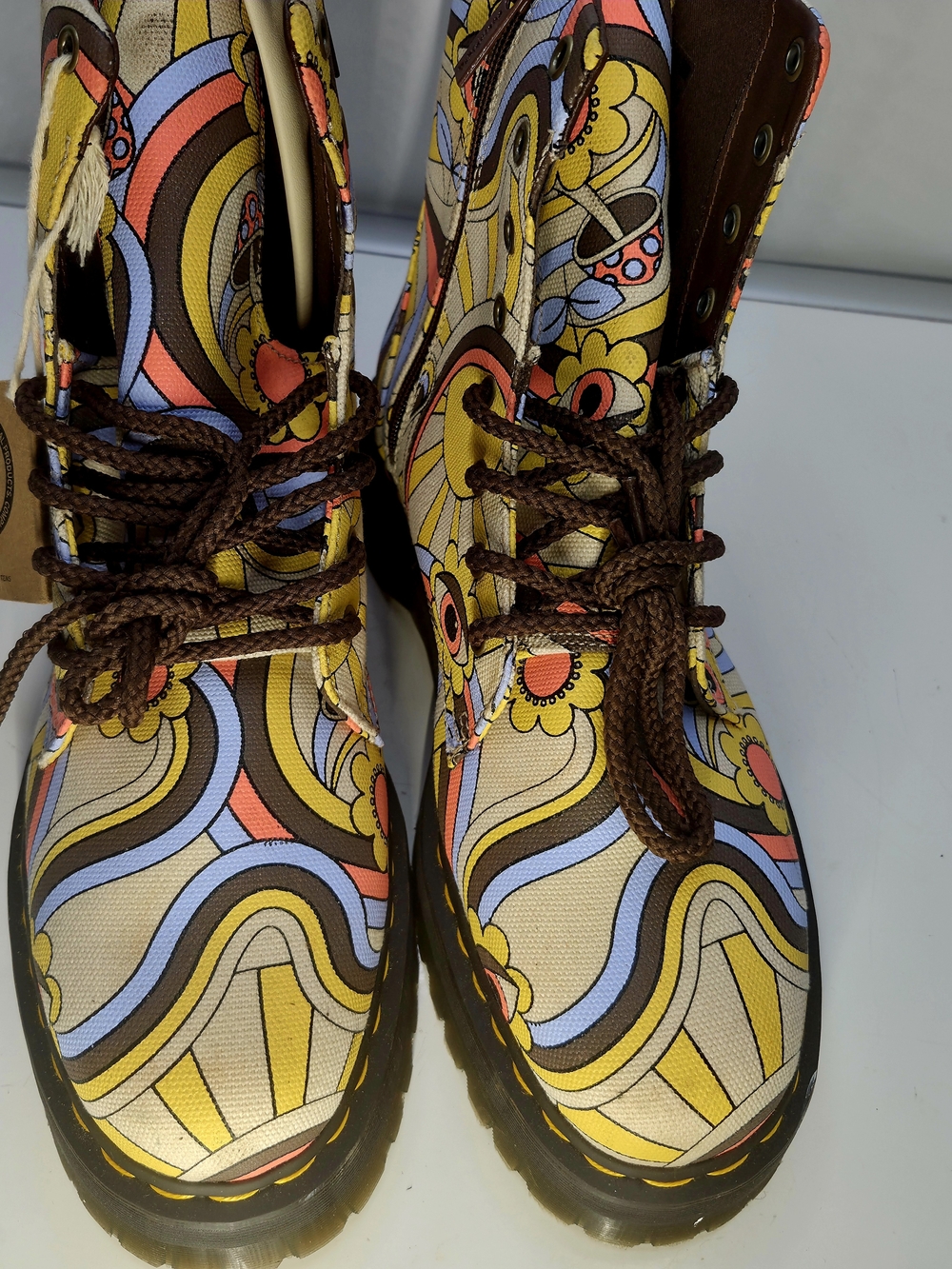 Dr. Martens Floral Psychedelic Yellow Multicolor Lace-Up Boots NWT - Picture 9 of 10